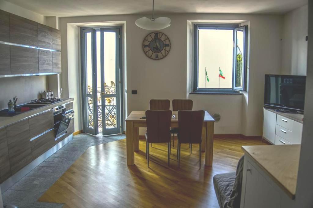 Casa Lago Apartment Bellano Bagian luar foto